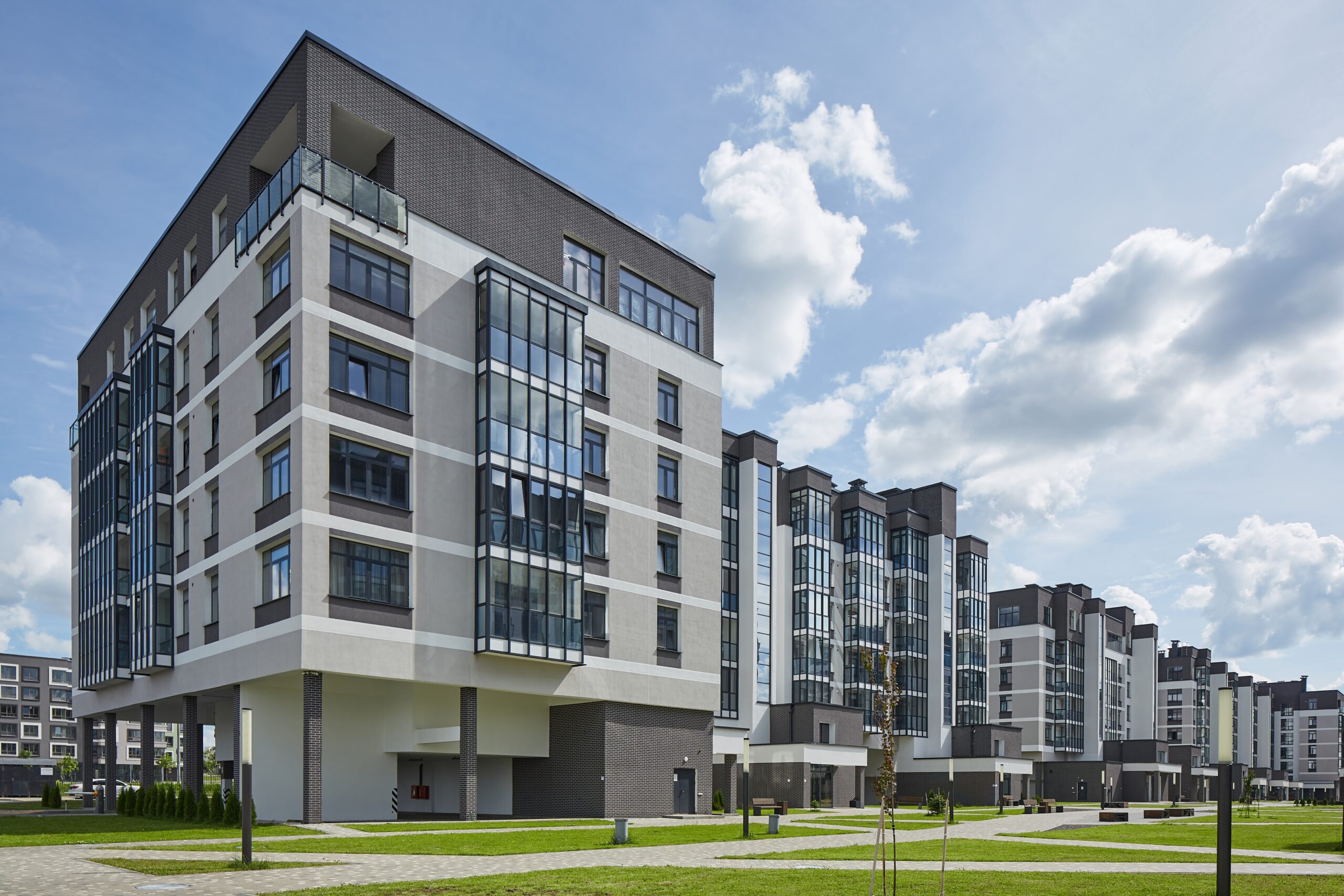 New,Modern,Block,Of,Flats,In,Green,Area.,Residential,Apartment